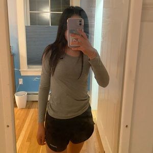 gray dry fit nike long sleeve! 🤍